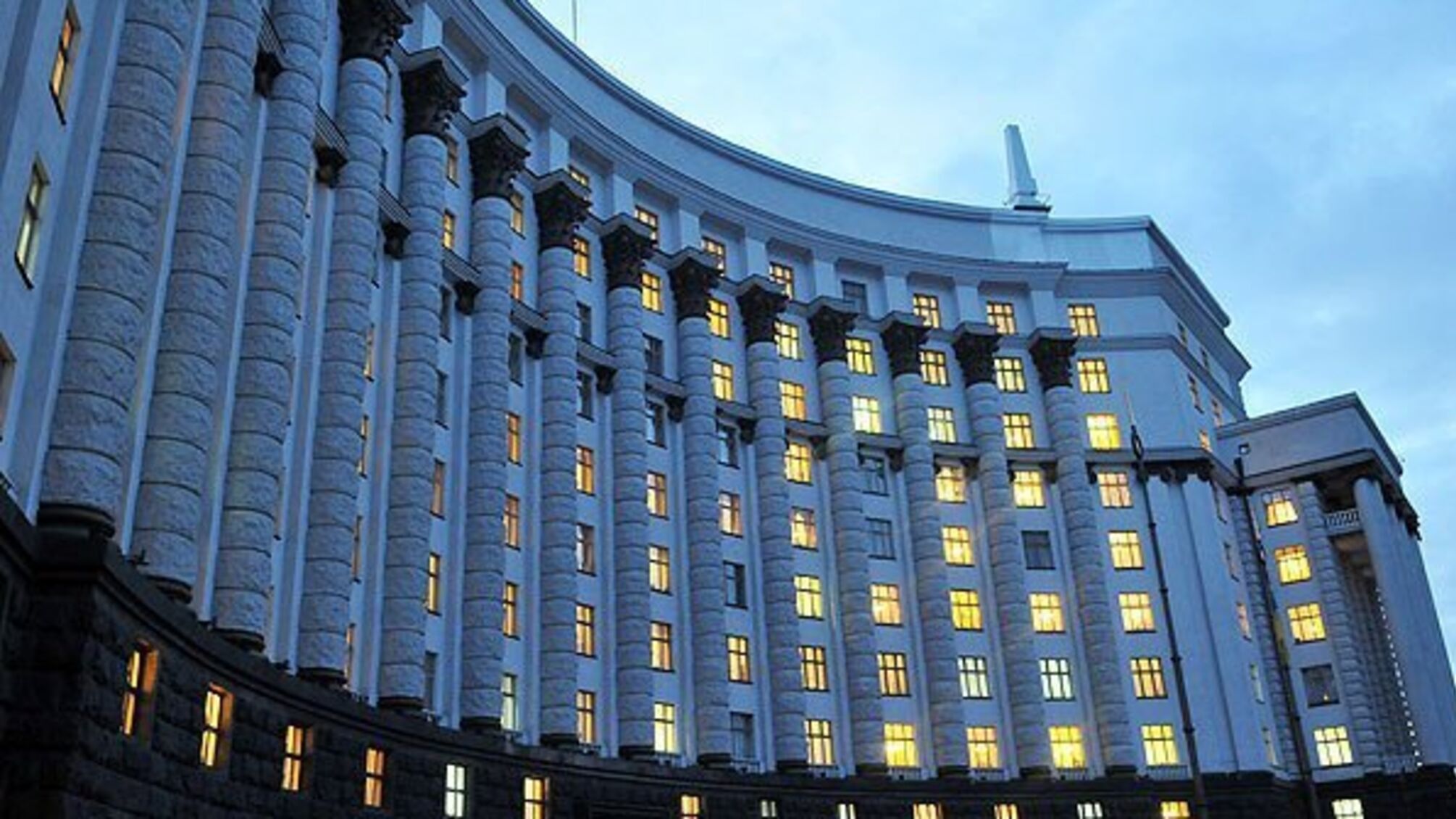 Кабмін звільнив Шафранського та Василишина, підозрюваного у хабарництві