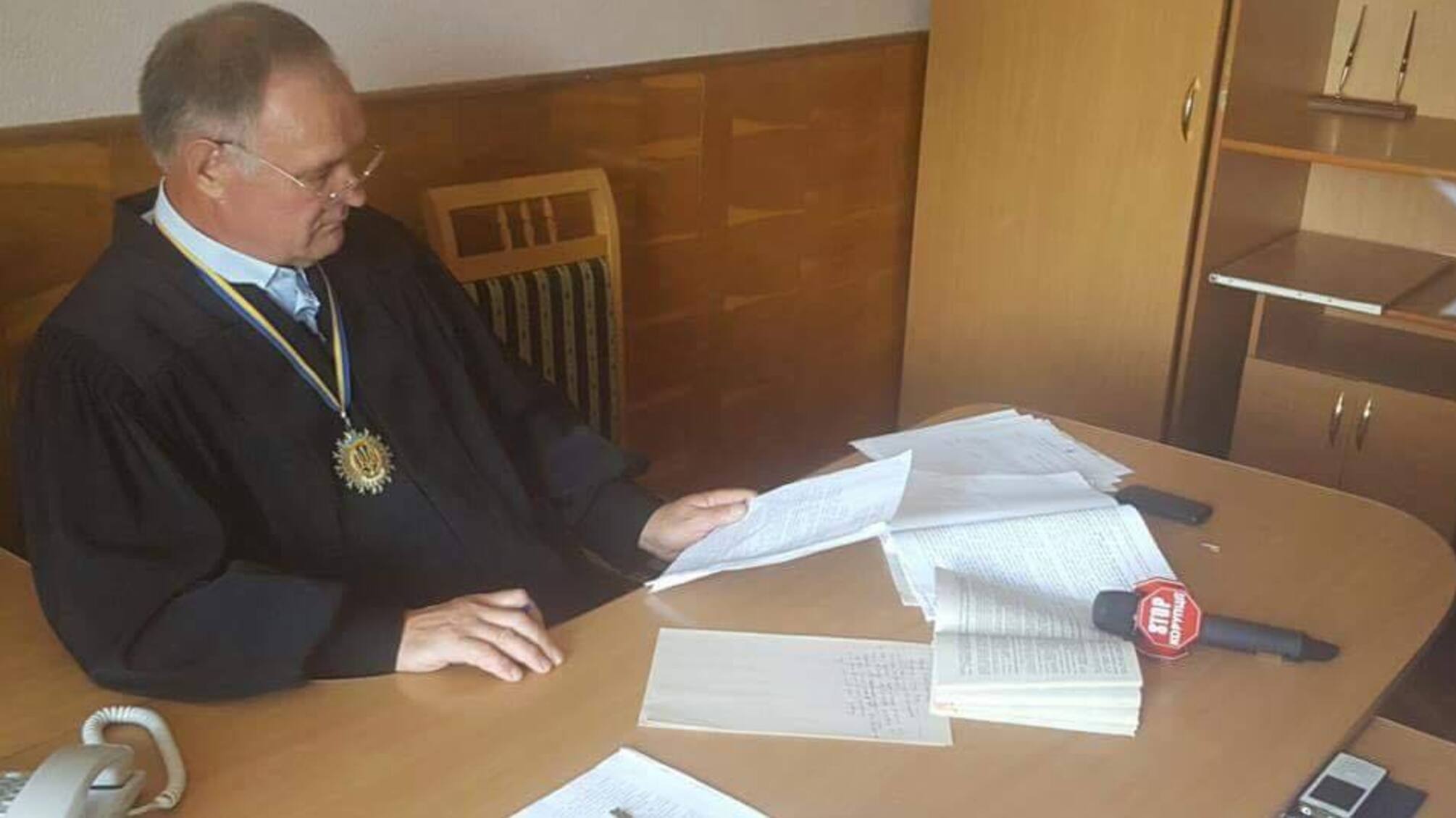 Активісти змусили голову Монастирищенського району відмовитися від підприємництва