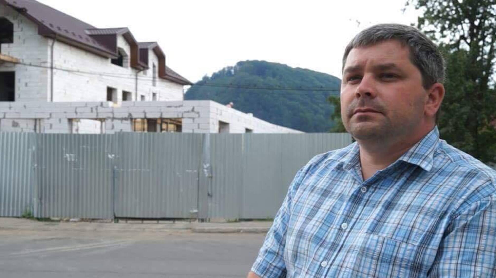 Журналісти знйшли на Івано-Франківщині чиновника, який дістав посаду у спадок