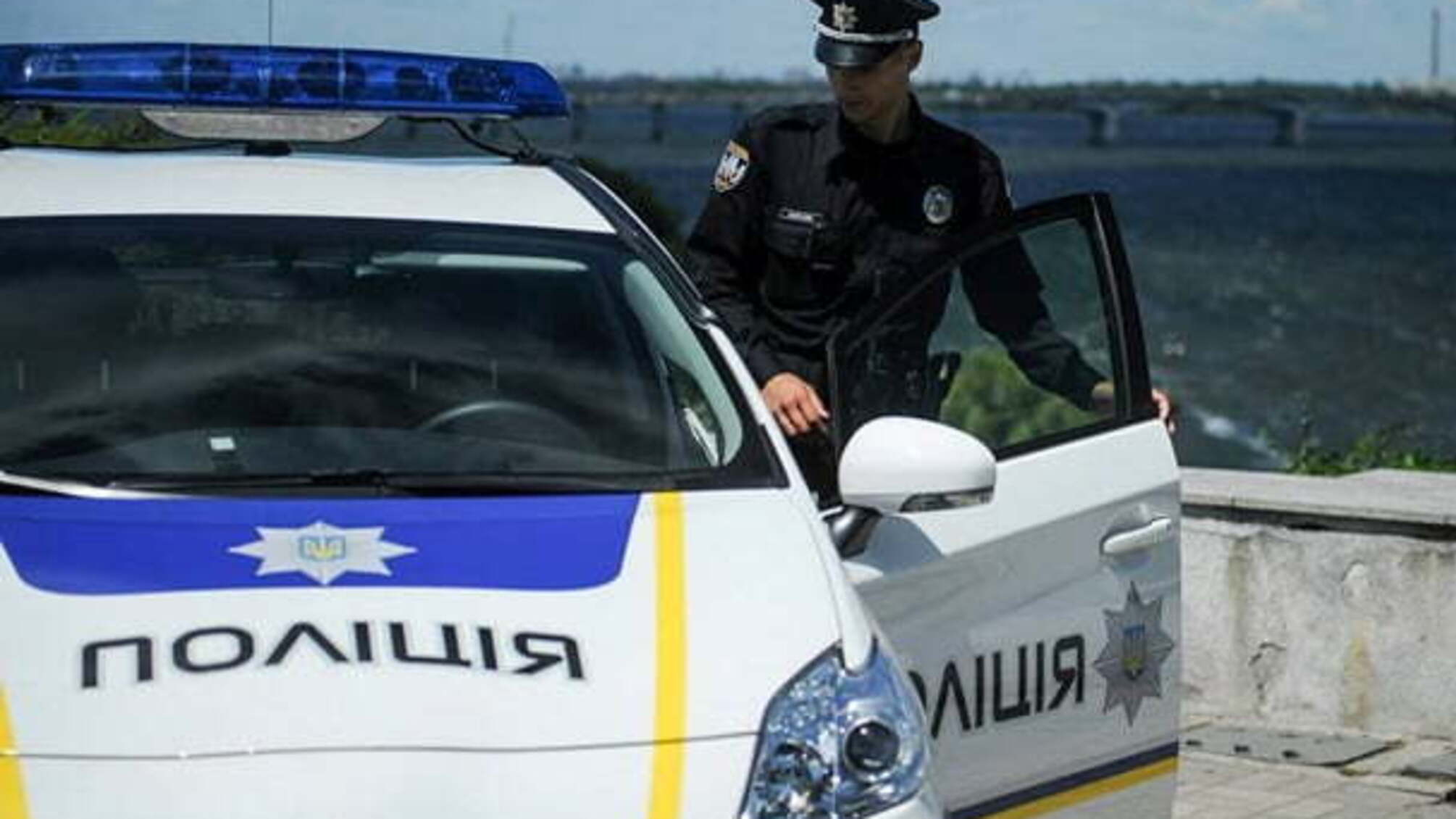 У столиці патрульний поліцейський вимагав хабар у 3 тис. грн.