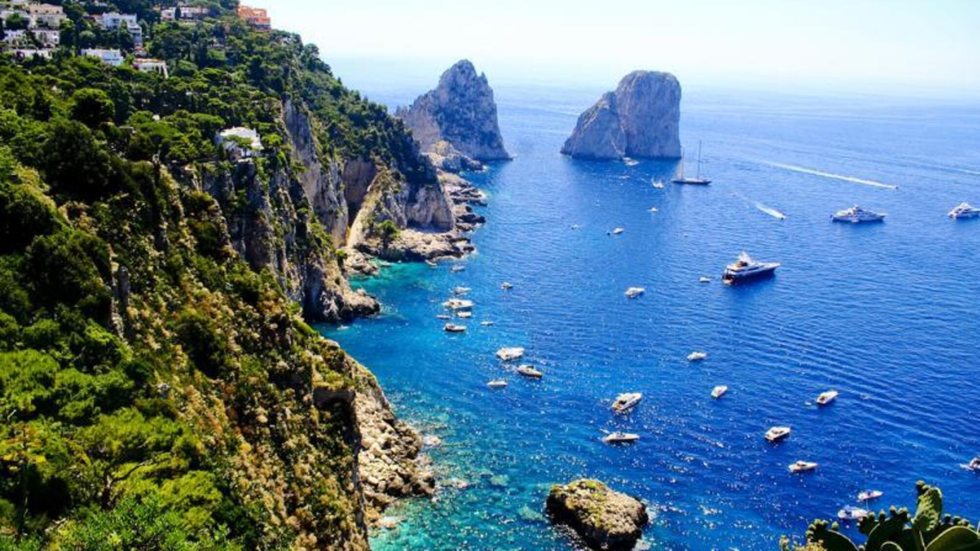 Де і за які суми народні обранці проводять свої літні канікули