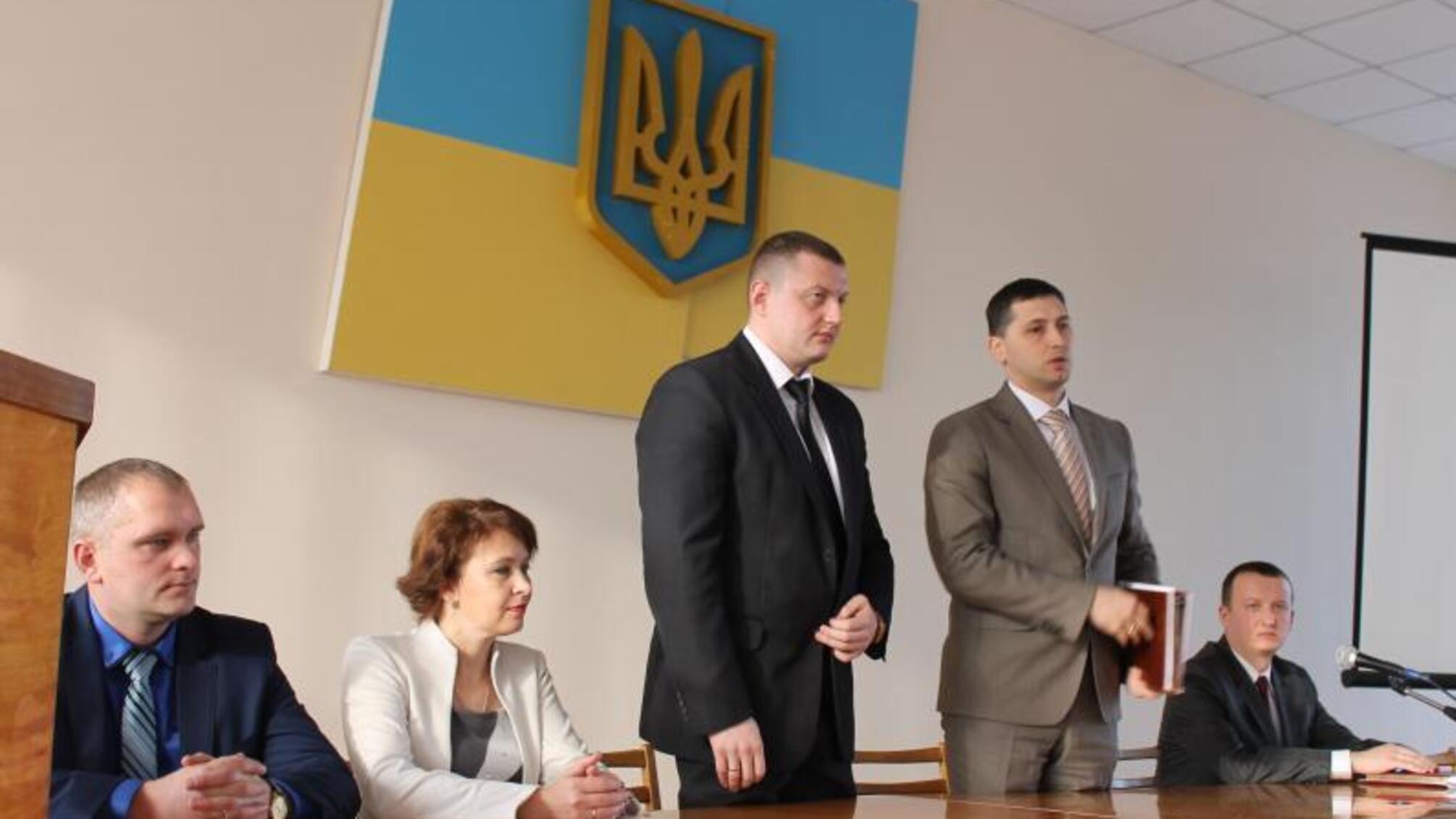 Майнові декларації і приховані статки прокурорів у Маневичах