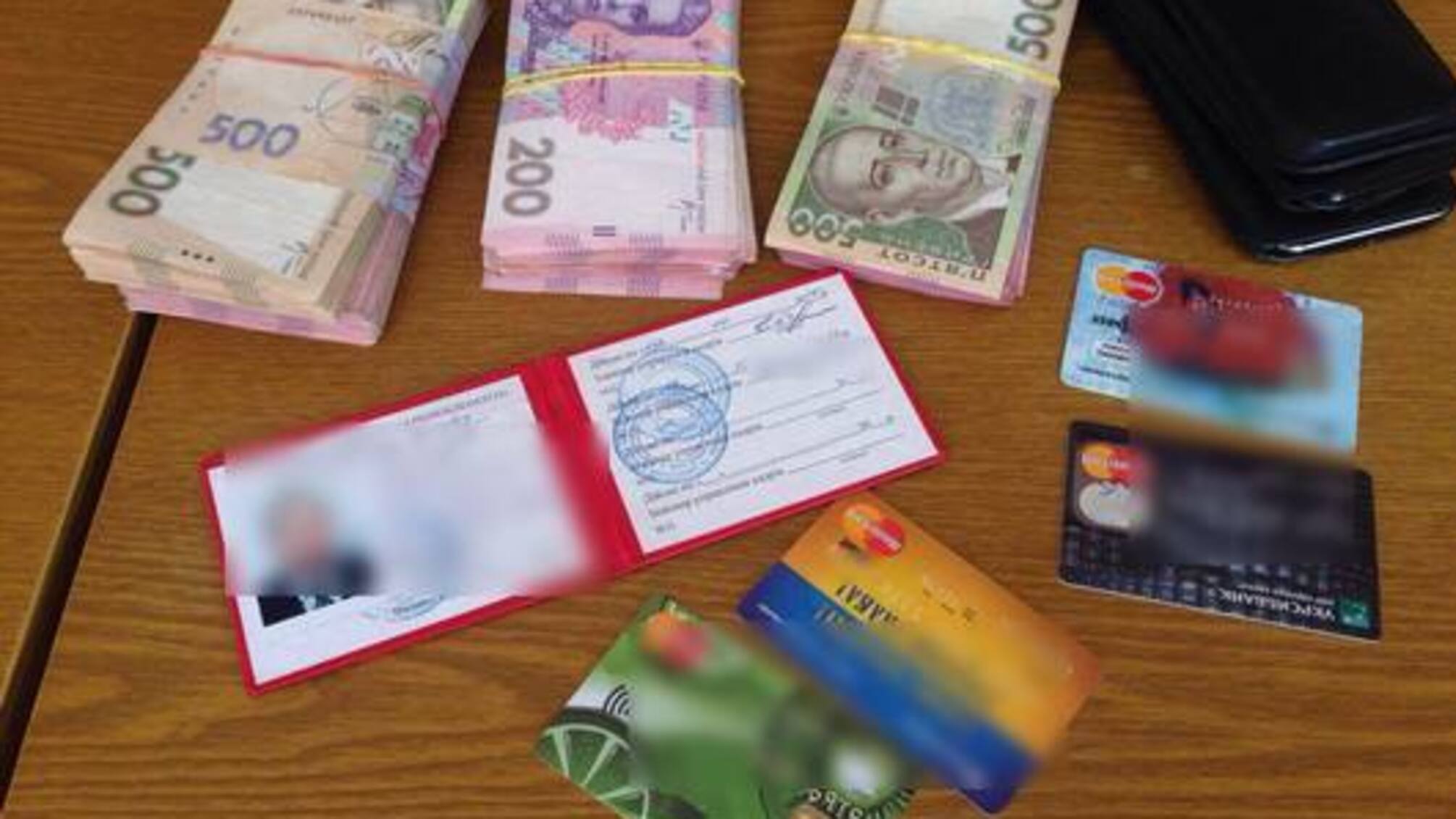 На Харківщині енергетик вимагав 48 тис. грн за підключення будинку до мережі