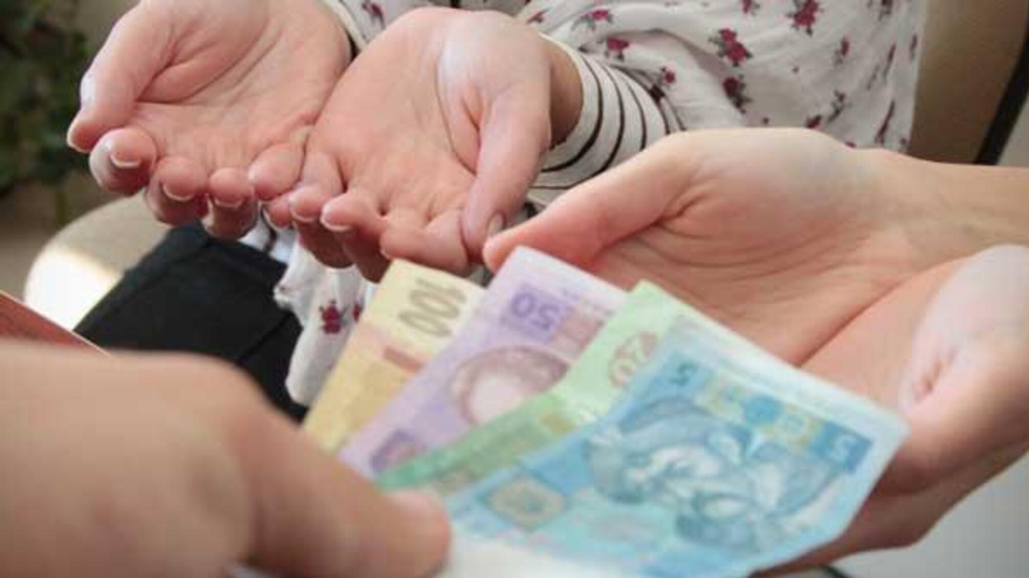 5 мільярдів шахраям: кому і як держава виділяє соціальні виплати