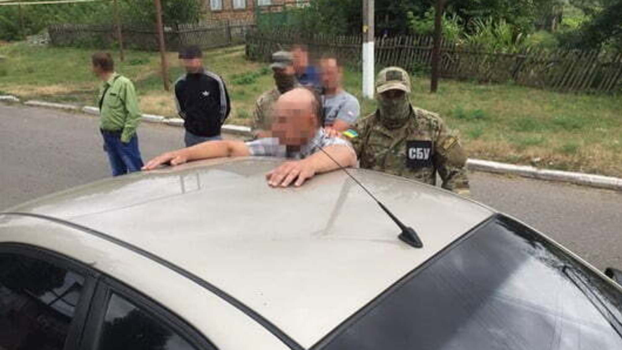 На Донеччині голова сільради вимагав 4 тис. дол. за оформлення документів на земельну ділянку