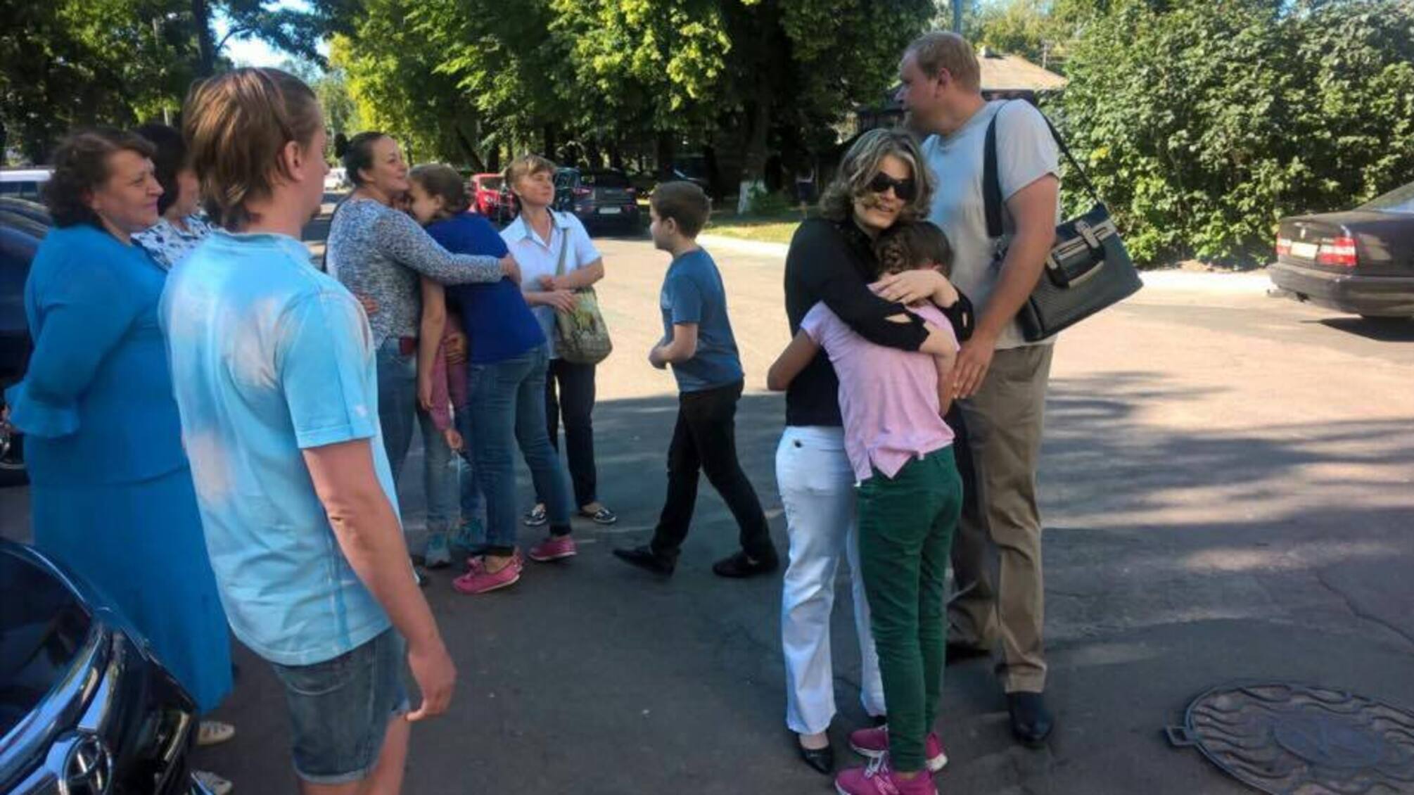 Правозахисники 'Стоп корупції' допомагають багатодітній родині з Борисполя повернути дітей