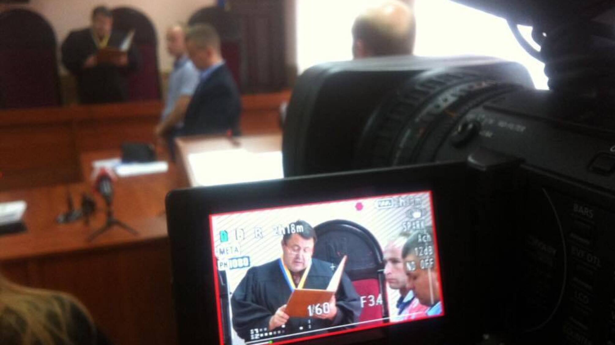 Суд залишив частину спецтехніки на незаконній точці з видобутку піску на Київщині
