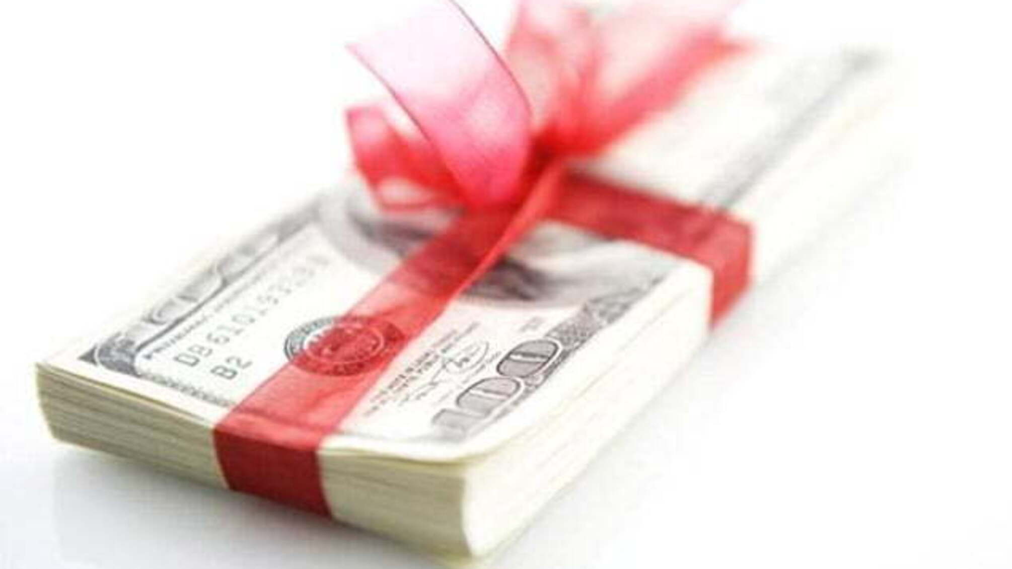 На Львівщині чиновник незаконно преміював сина