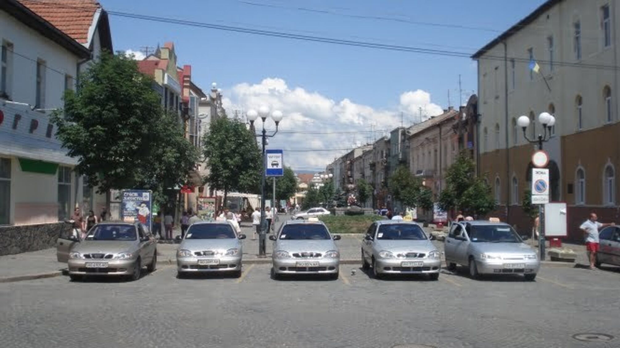 У столиці громадські активісти заявили про боротьбу з нелегальними парковками