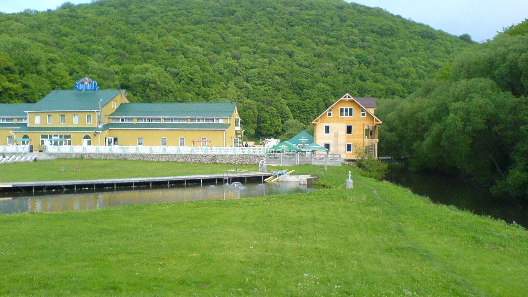 На Хмельниччині журналісти знайшли екс-регіонала, який організував приватну свердловину і незаконно захопив землю