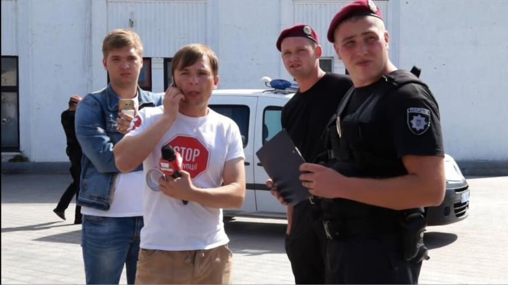 Активісти вимагали закриття нелегального ресторану на Поштовій площі у Києві