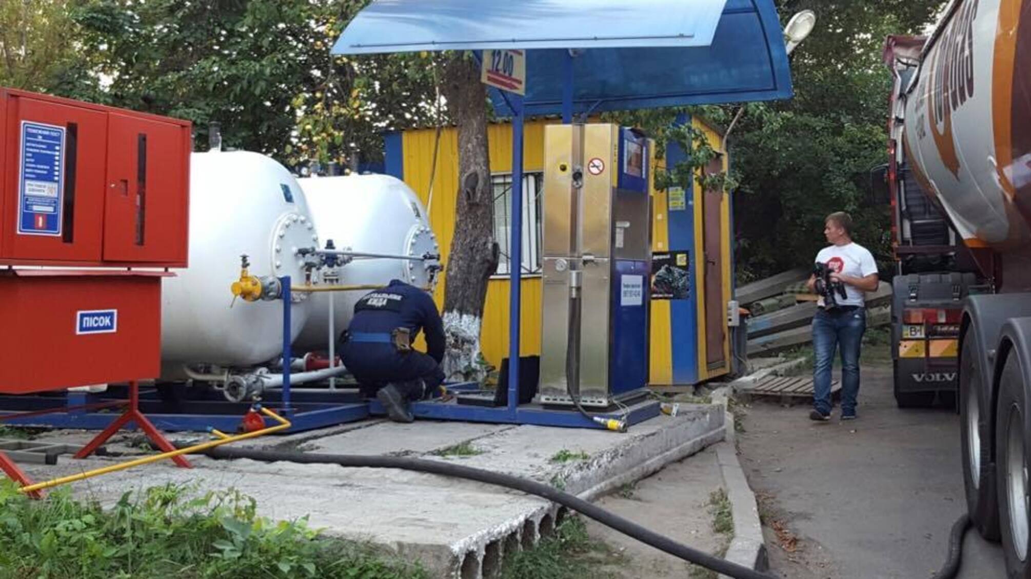 У Голосіївському районі столиці активісти домоглися демонтажу незаконної АГЗС