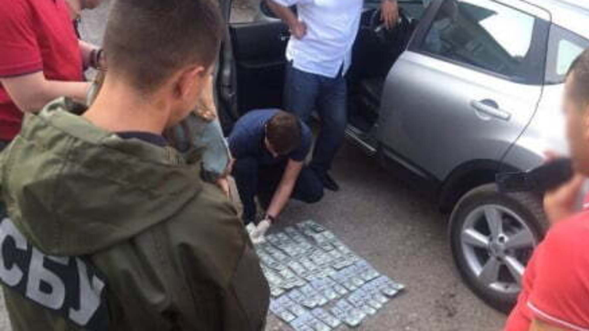 На Буковині працівник виправної колонії вимагав гроші у в'язня