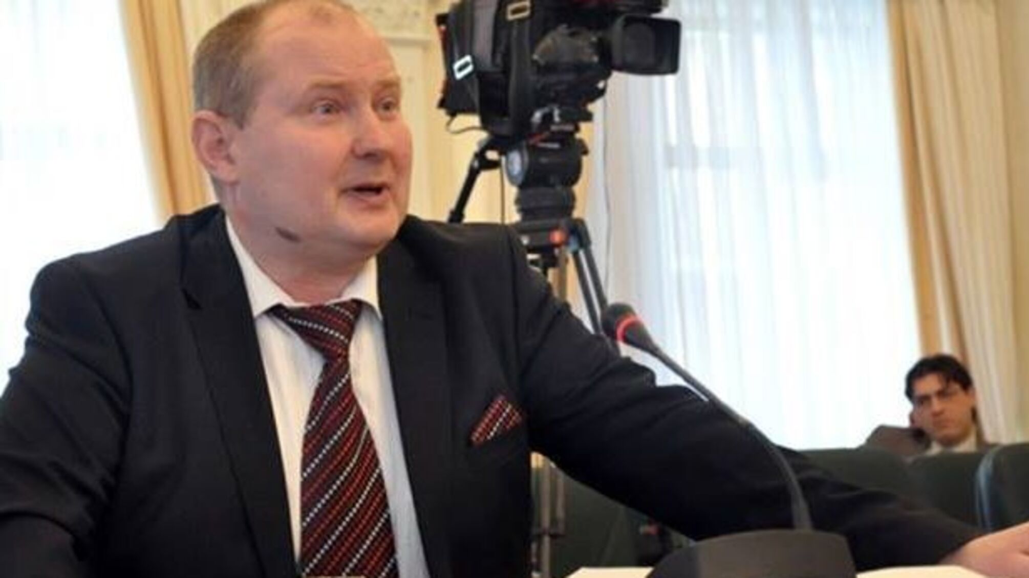 Суд наклав арешт на майно скандального судді-хабарника Чауса
