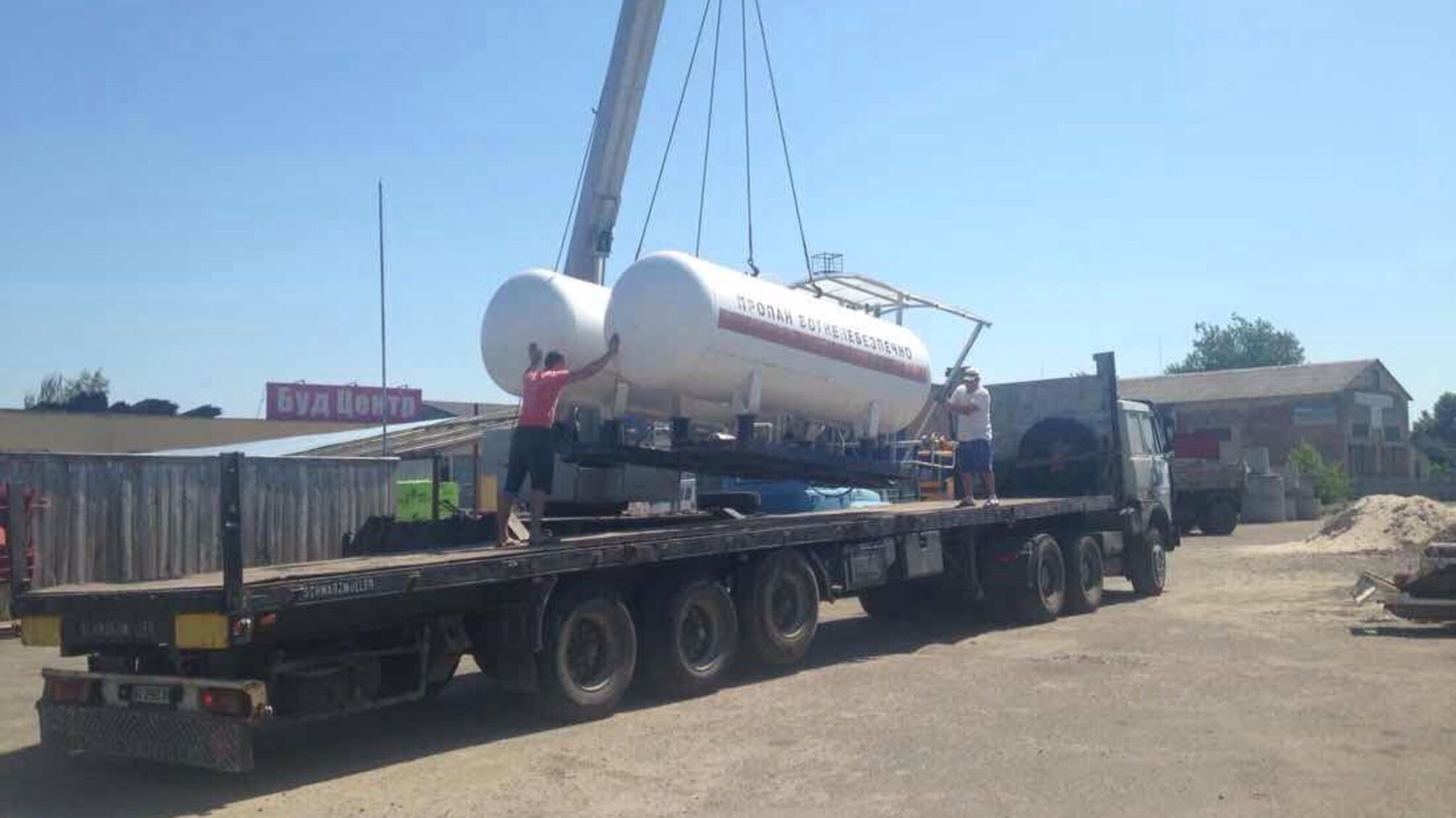 У Києві журналісти викрили мережу нелегальних газових заправних станцій