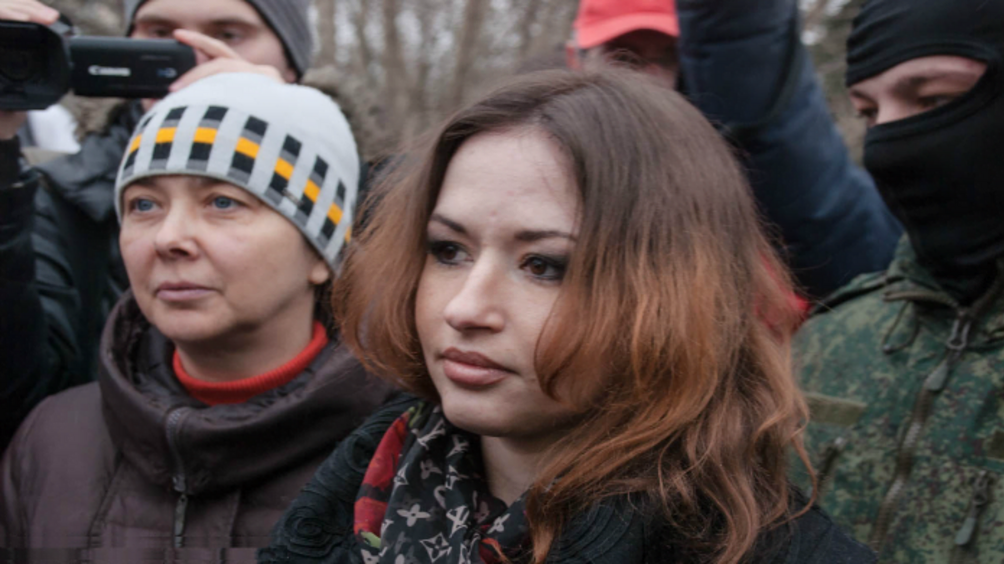 Екс-полонянку Ольгу Сворак обурили запитання журналістів стосовно її зовнішнього вигляду