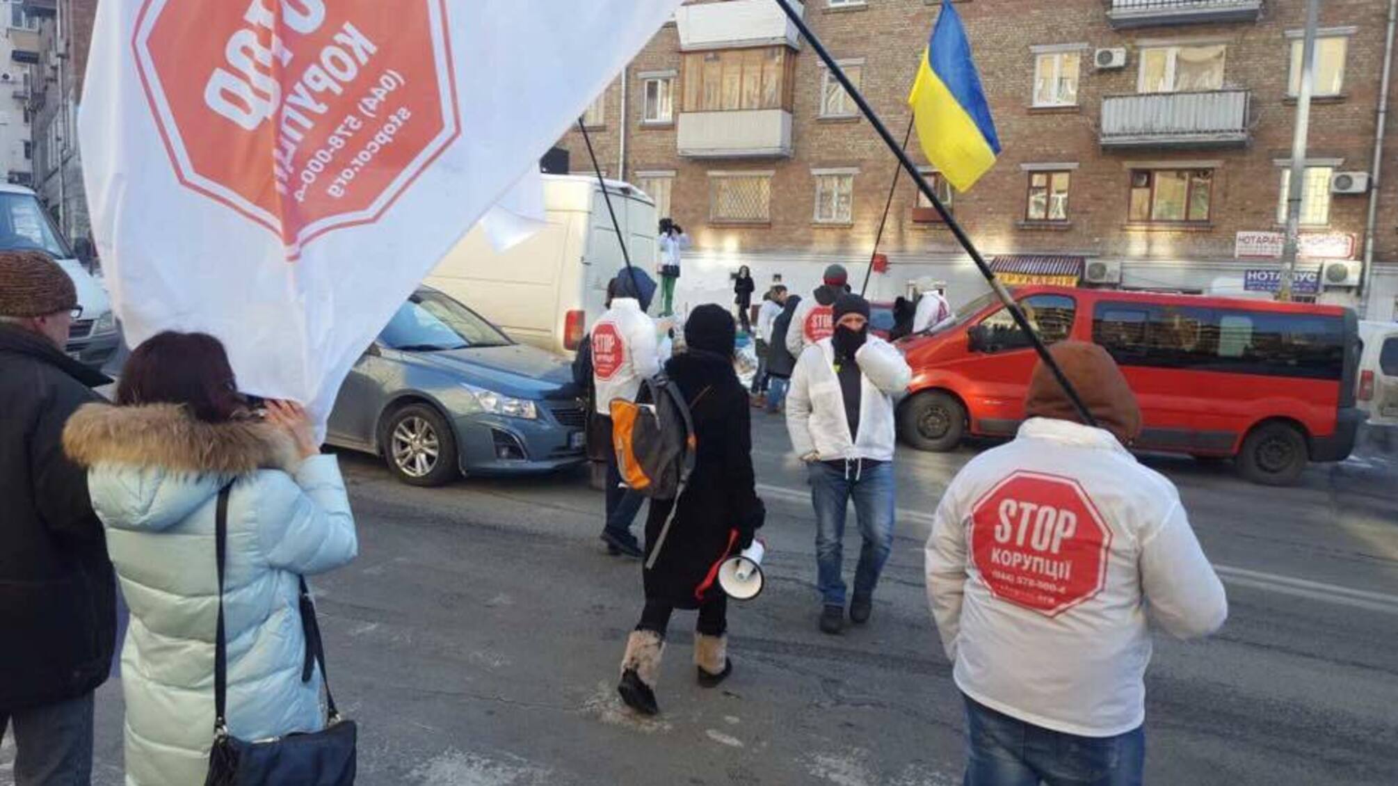 На столичному Печерську перекрили рух через скандальне будівництво