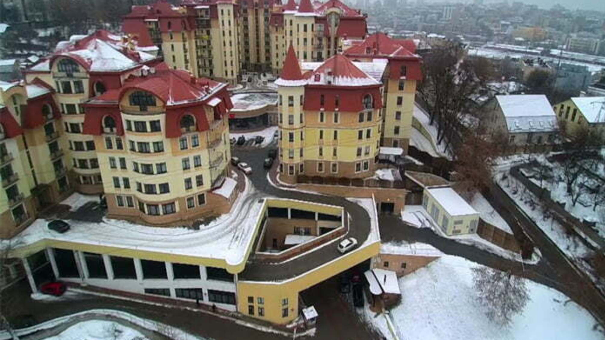 'Свята земля' родини 'Кривавого Пастора': звідки у родичів Турчинова розкішні домоволодіння