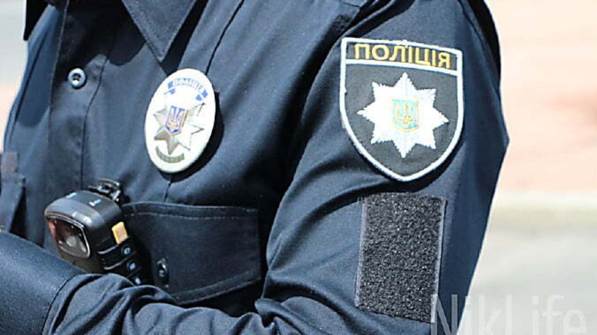 У столиці поліцейський хотів нагріти руки на 3500 доларів