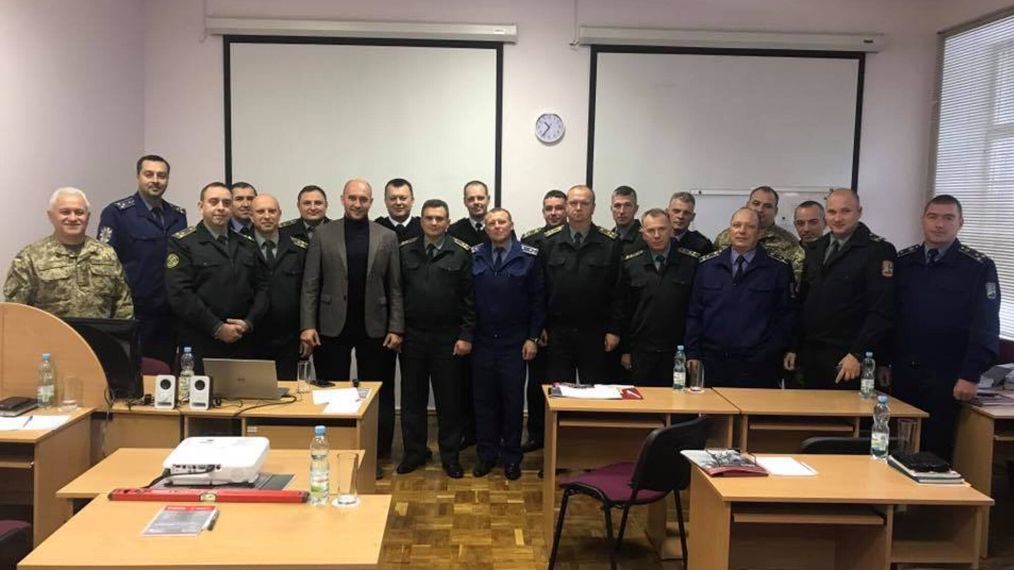 Координатор 'СтопКору' Роман Бочкала поділився антикорупційним досвідом із майбутніми генералами