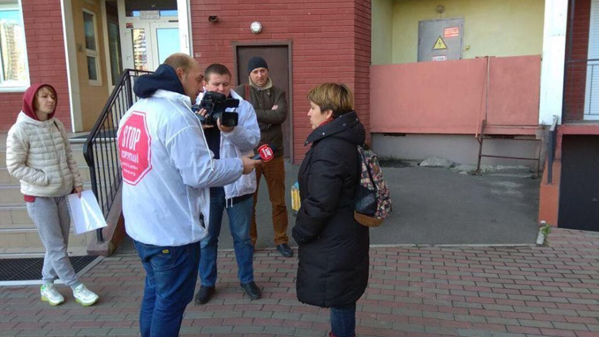 'СтопКор' показав, як орендатор на київських Осокорках перетворив будинок на аварійний