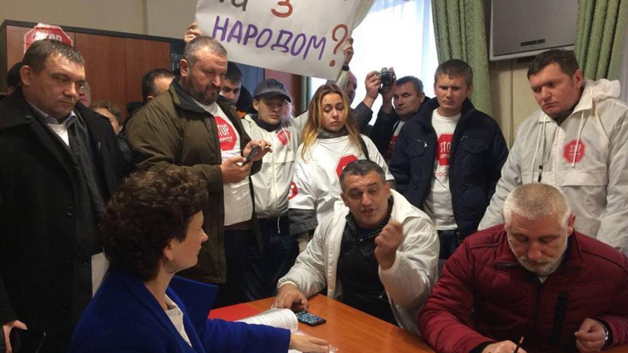 Команда 'Стоп корупції' з усієї України почала антикорупційний рейд в Умані (ОНОВЛЮЄТЬСЯ)