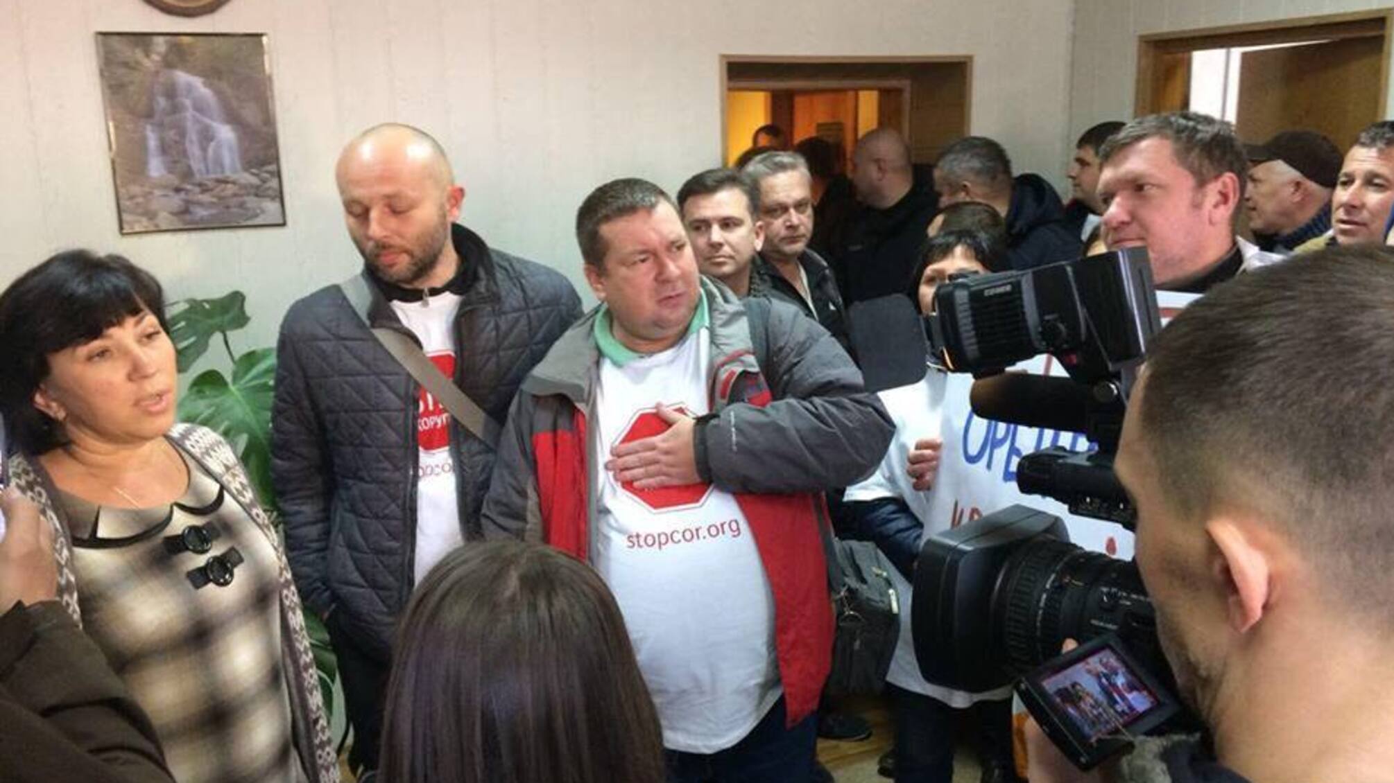 Команда 'СтопКору' у рамках рейду на Черкащину навідалась до Монастирища, де активістам проекту 'шили' справу