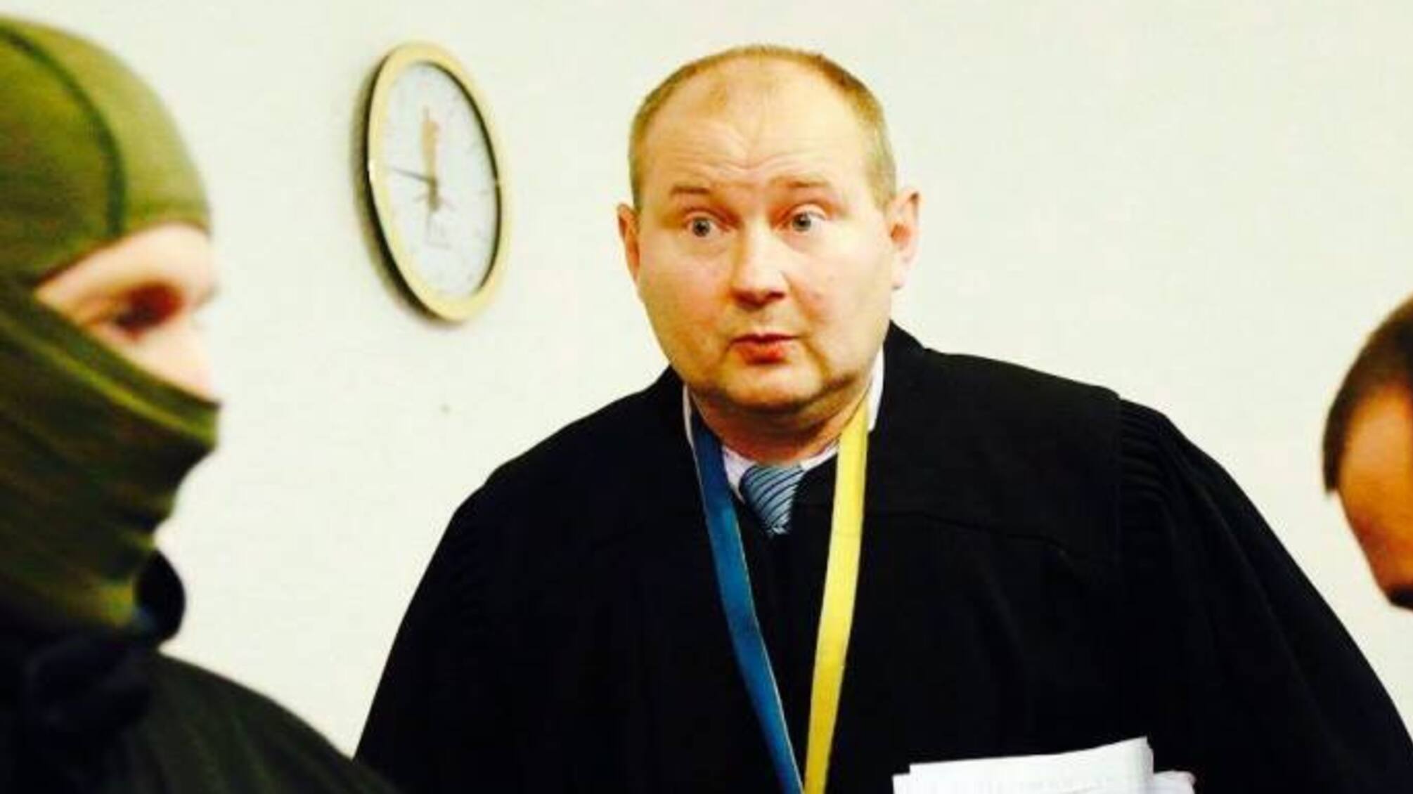 За одіозного суддю Чауса взявся Інтерпол