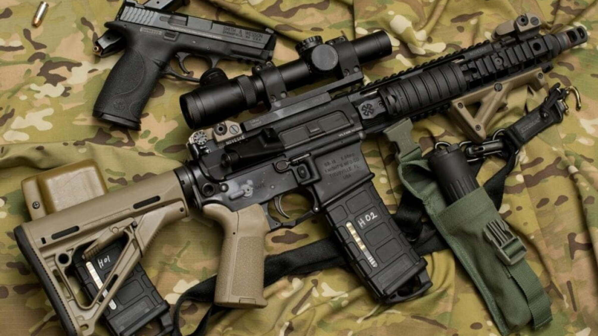 Трьох українців підозрюють у контрабанді зброї до РФ