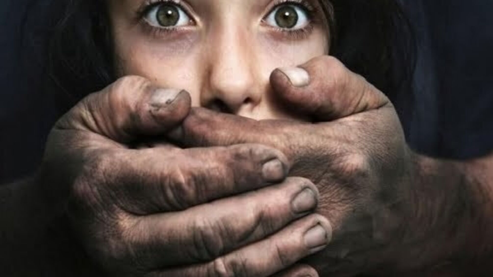 В Донецьку та Луганську почастішали напади на дівчат – соцмережі повідомляють про жертв нападника