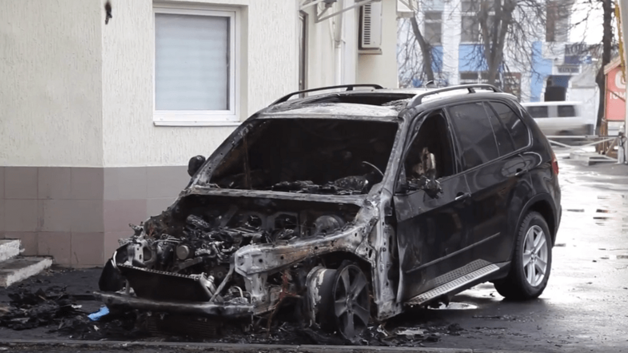 Кров і зброя: поліція оприлюднила відео нічної стрілянини у Хмельницькому