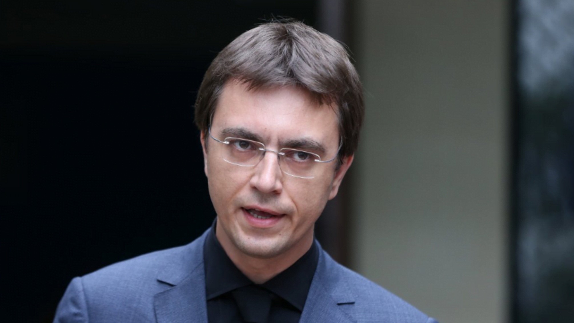 Детективи НАБУ з'явилися з обшуком до міністра інфраструктури Омеляна: стало відомо, в чому підозрюють високопосадовця