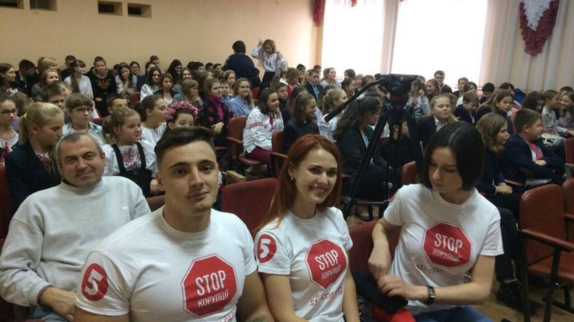 'СтопКор' розповів про журналістику прямої дії учням школи у Гнідині