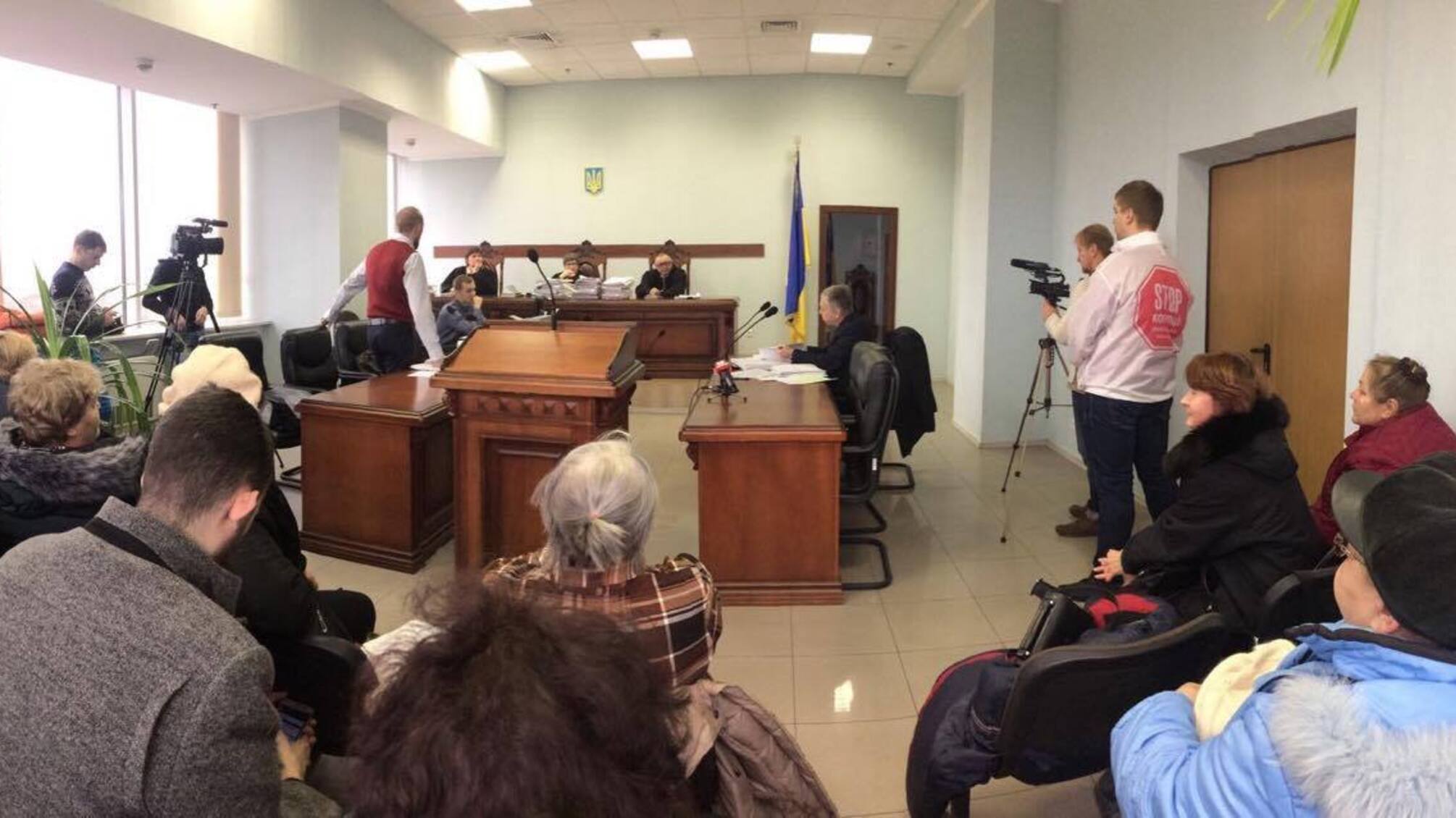 ''СтопКор' слідкував за судом у справі про вимагання грошей з працівників відомої фармкомпанії з боку керівництва підприємства