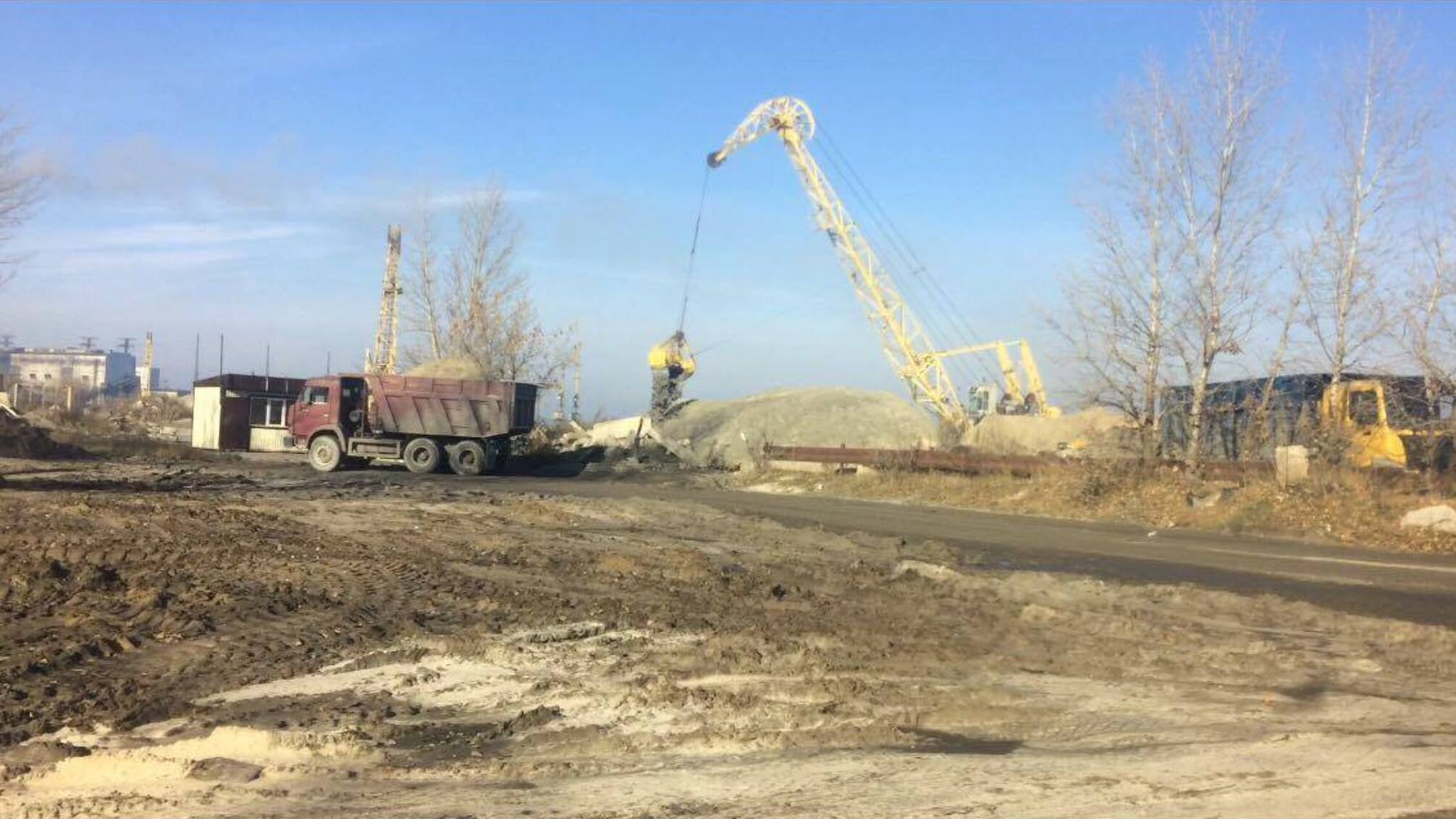 'СтопКор' застукав піщаних нелегалів з Трипілля на Київщині на гарячому
