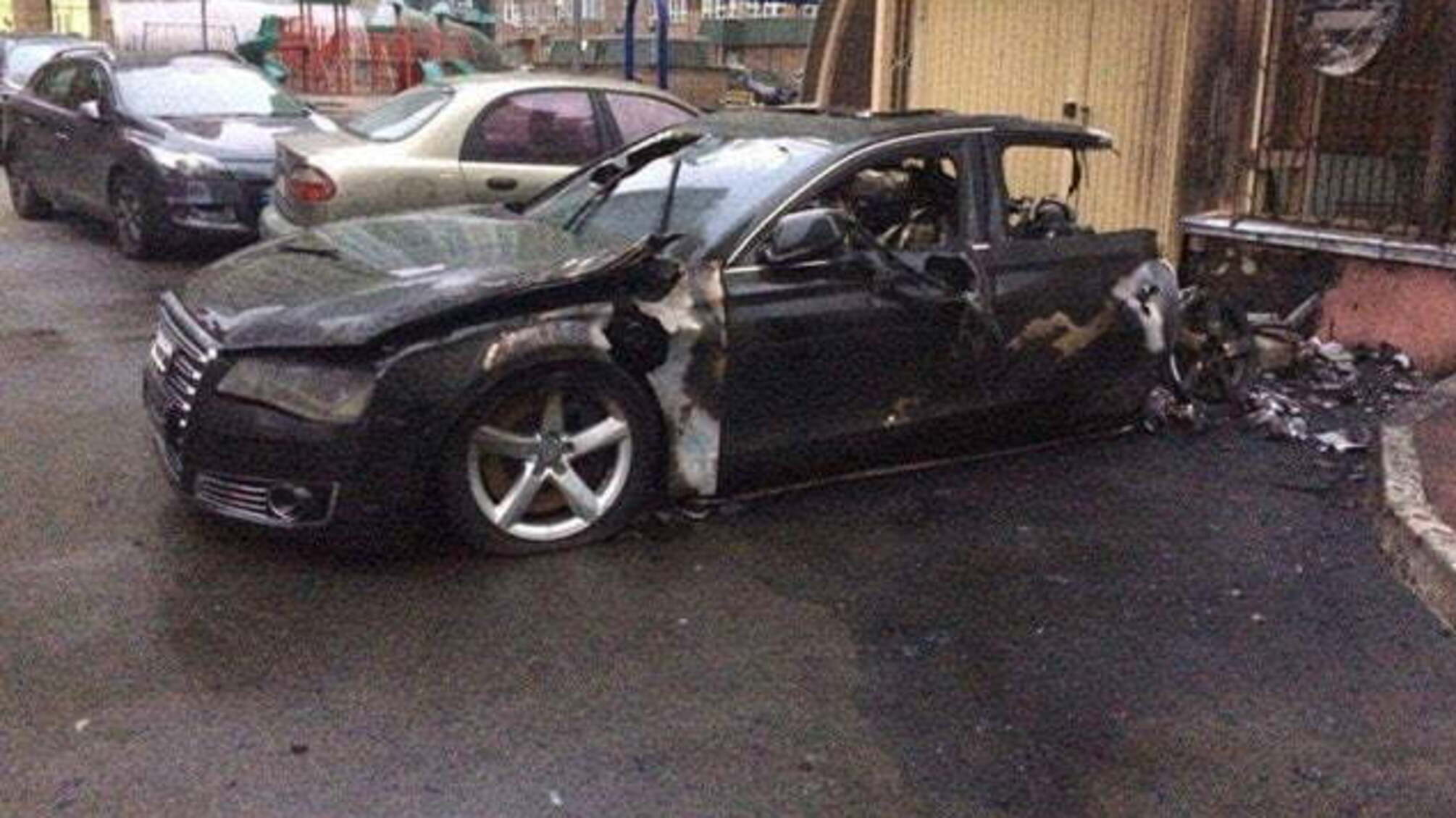 У столиці згорів автомобіль водія екс-міністра інфраструктури України