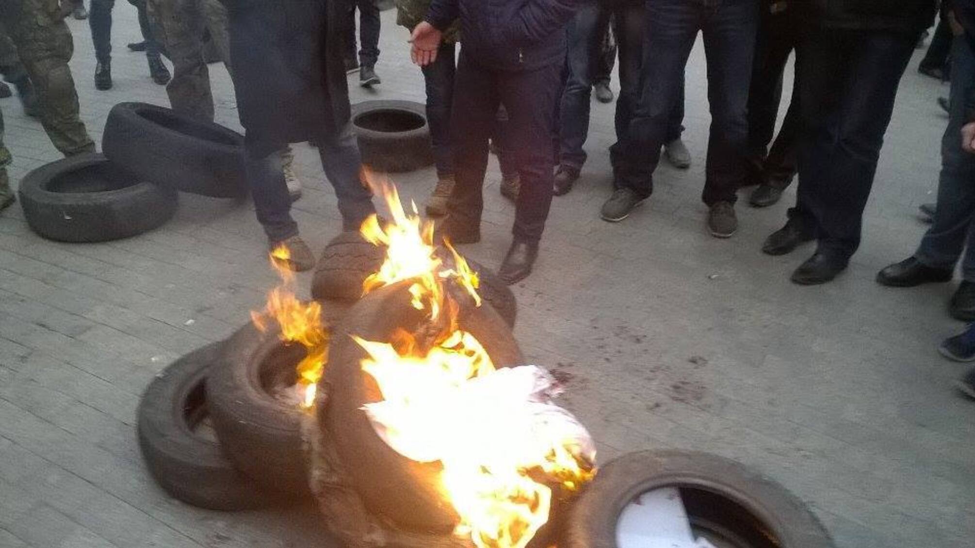 Активісти 'Стоп корупції' з Донеччини підтримали акцію протесту проти бездіяльності прокуратури у Слов'янську