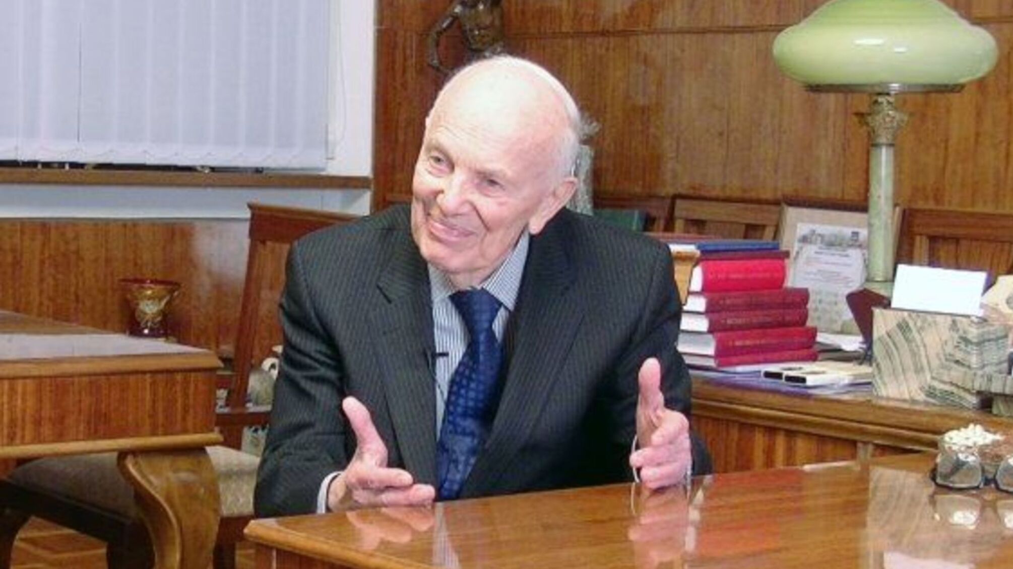 Президент привітав Патона з 99-річчям