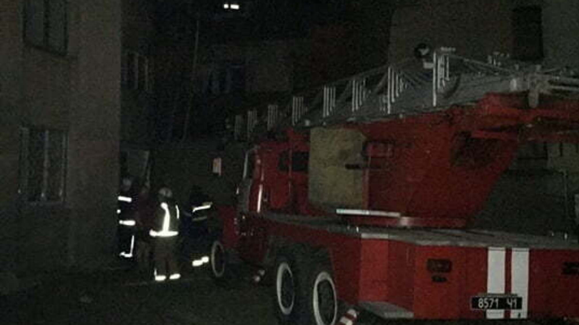 Вибух на електростанції під Харковом залишив без світла тисячі людей: кадри з місця події