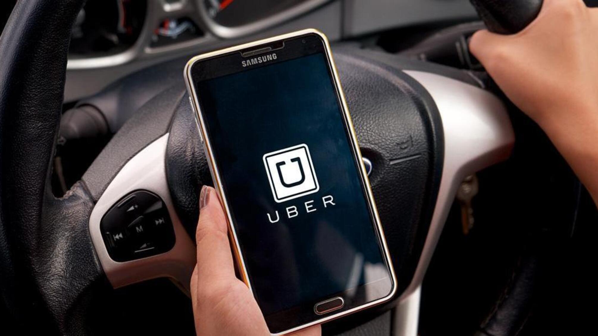 Uber завадить українським таксистам підняти тарифи у новорічну ніч
