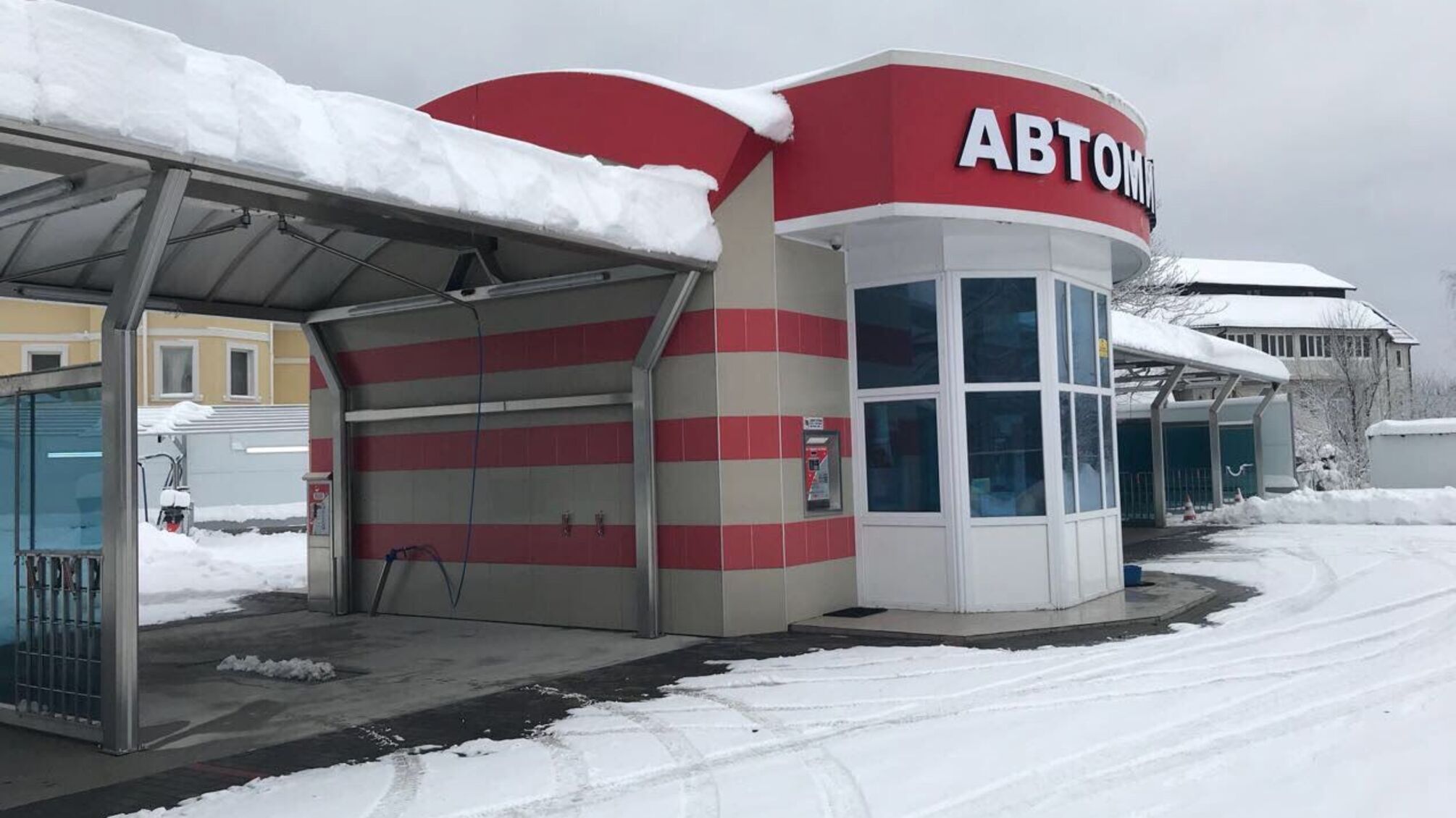 'СтопКор' підтримав акцію протесту жителів столичного Подолу проти нелегальної автомийки в районі