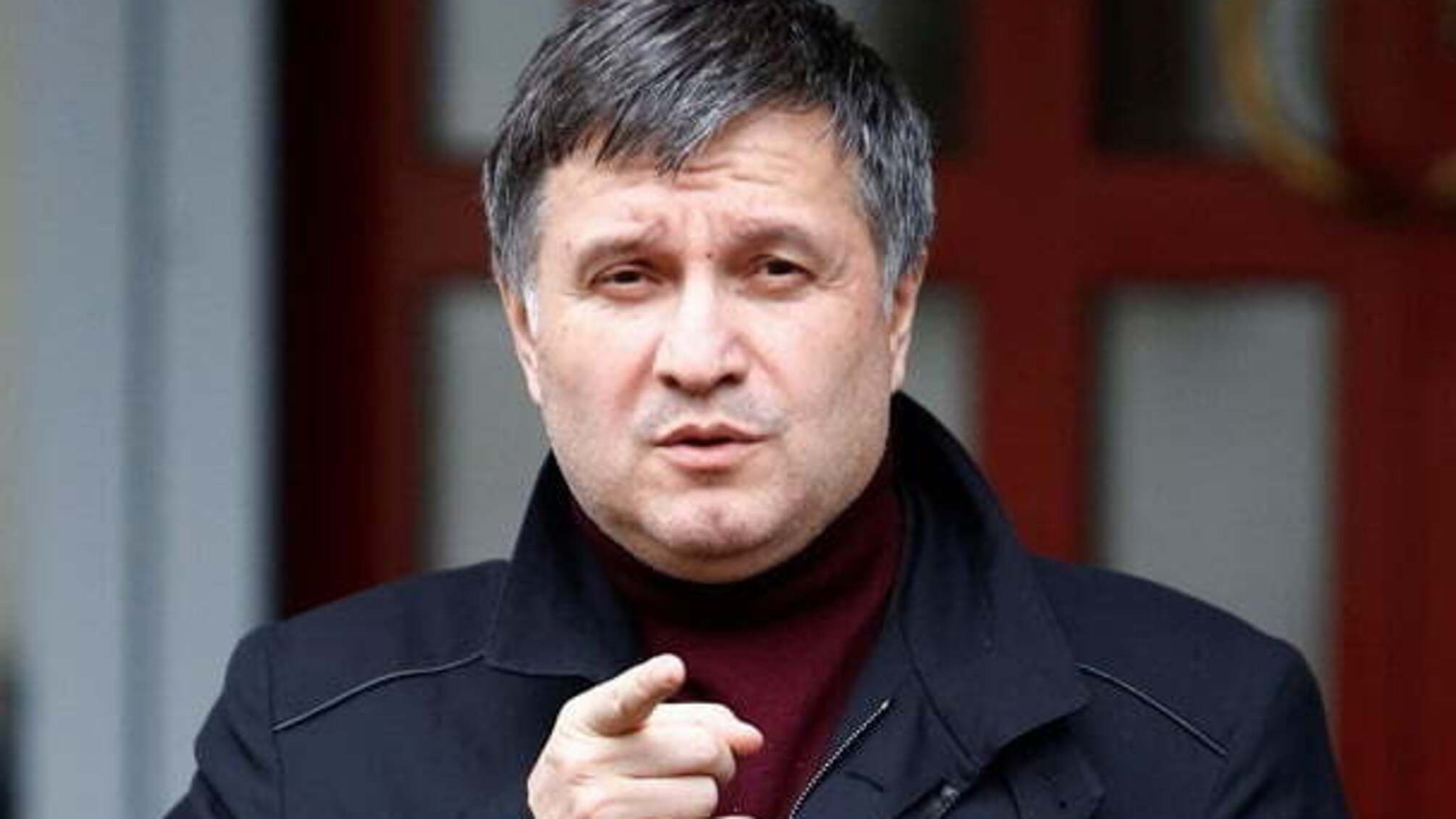 У листопаді суттєво зросла зарплата Авакова