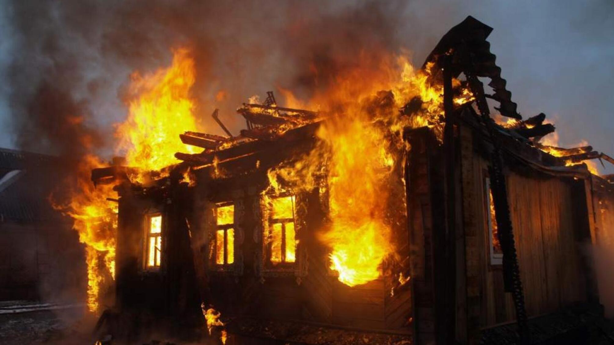 На Черкащині під час пожежі загинули діти, покинуті напризволяще в замкнутому будинку