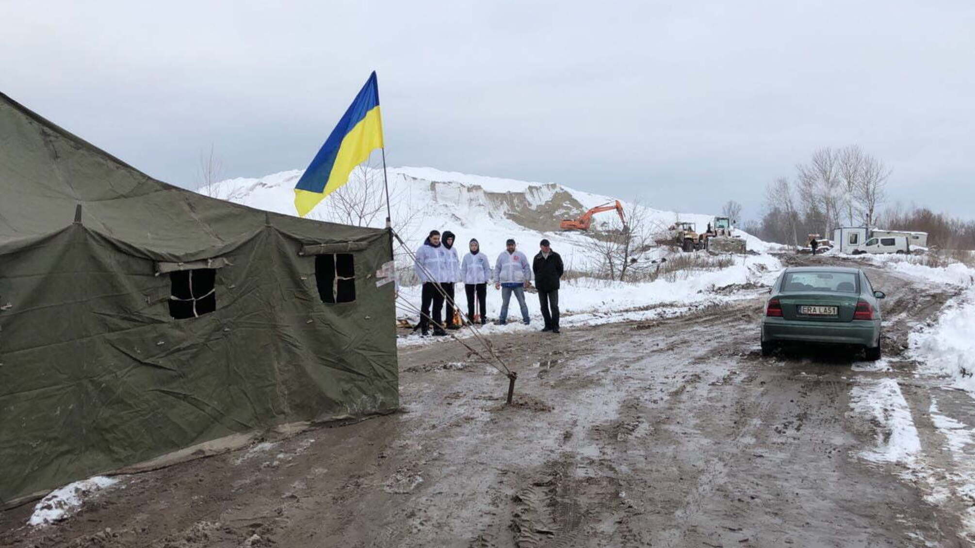 'СтопКор' організував акцію протесту через незаконне вивезення піску зі скандальної точки у Погребах