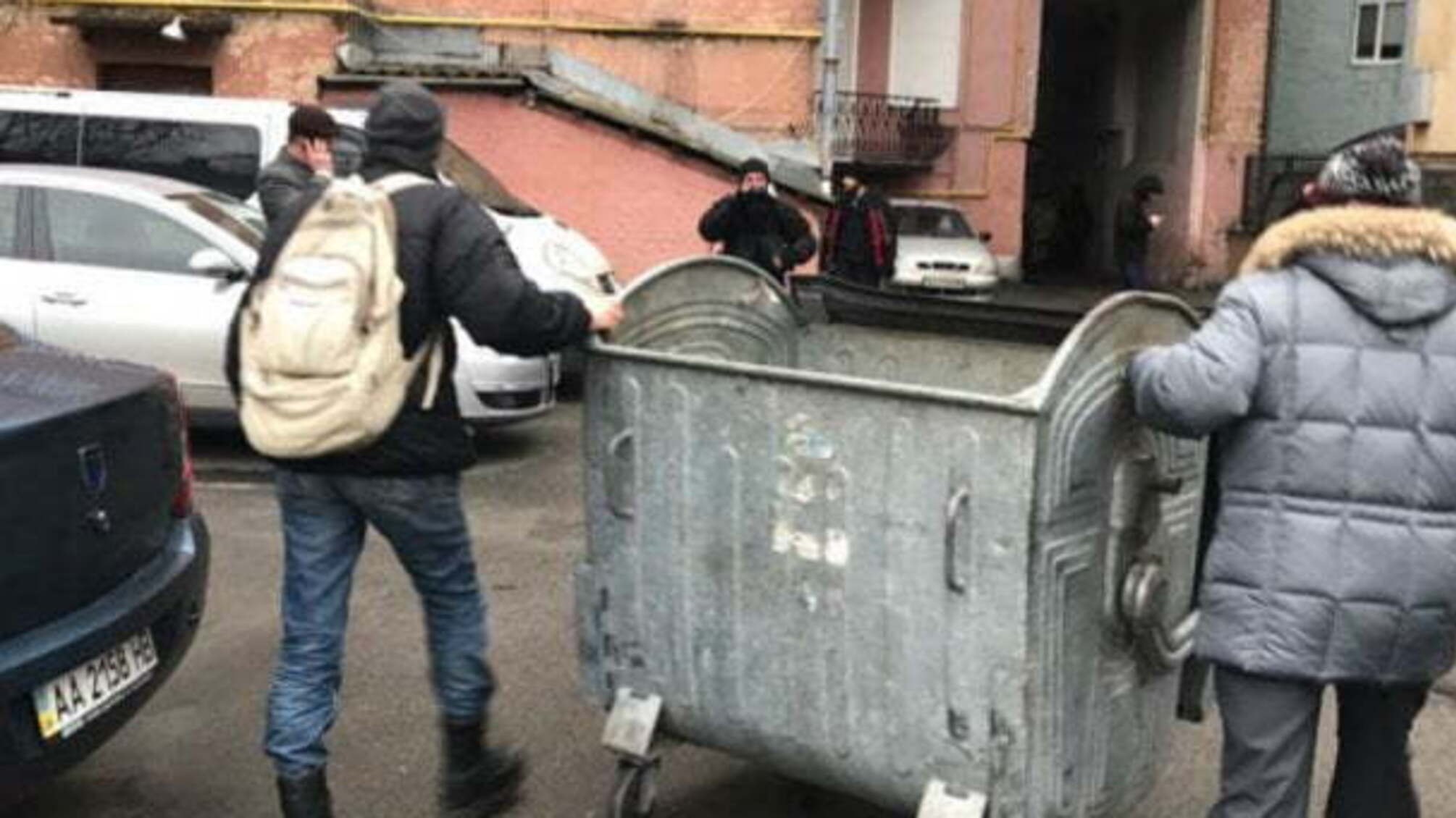 Біля помешкання Саакашвілі активісти зводять барикади – ЗМІ