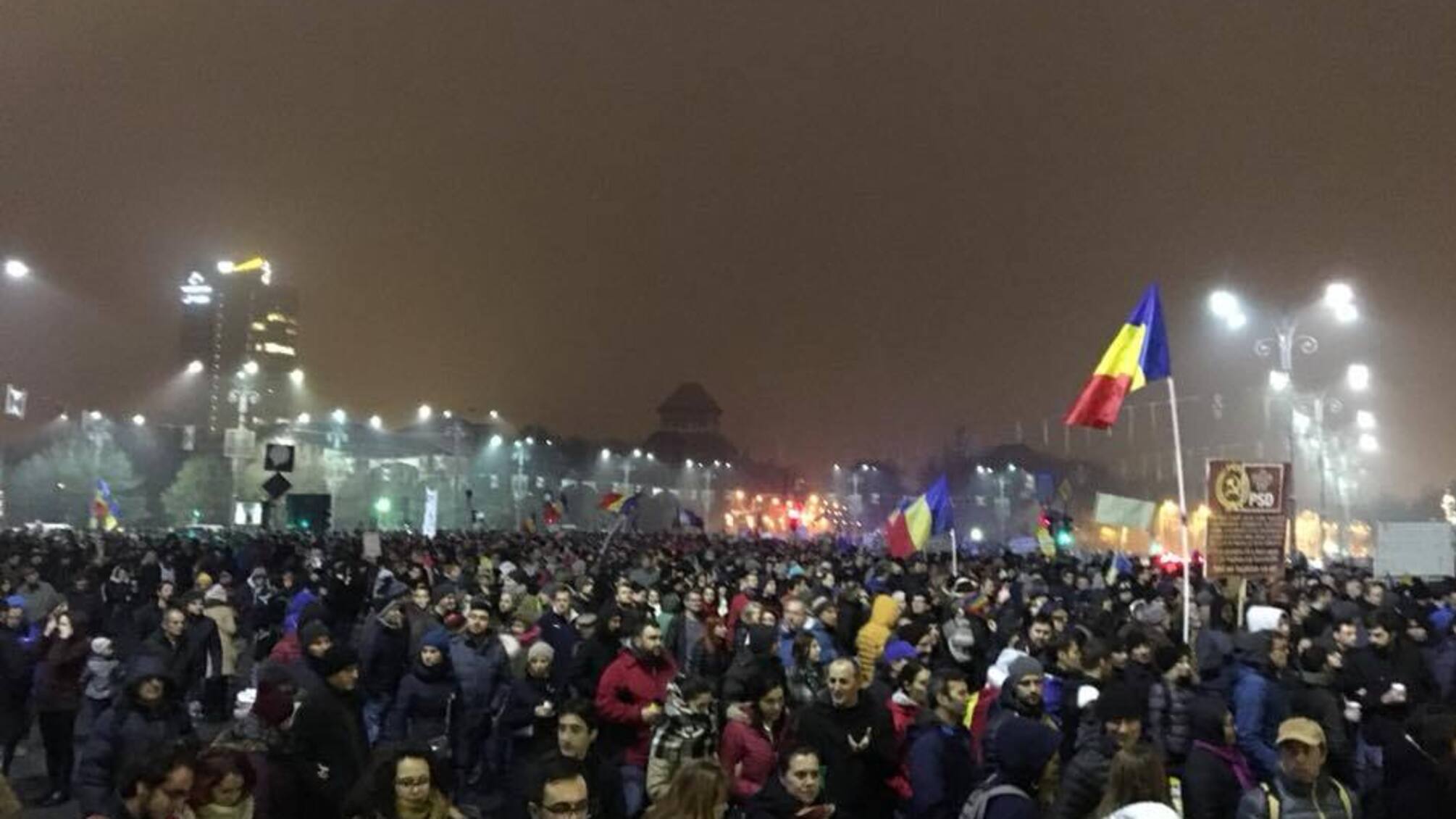 У Румунії протестуючі проти корупції винесли на вулиці хрести