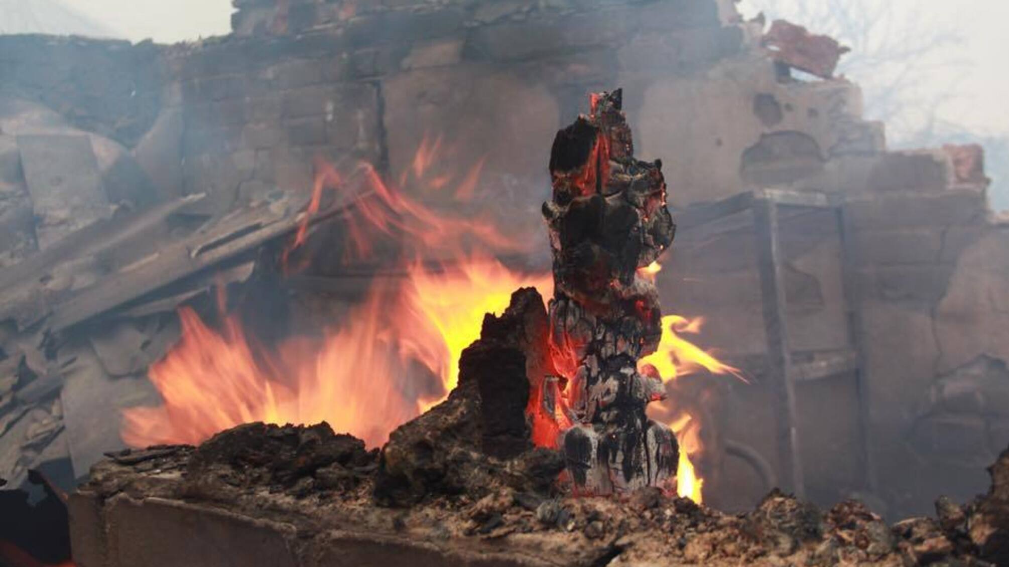 У Мережі з'явилися моторошні фото з обстріляної бойовиками Авдіївки