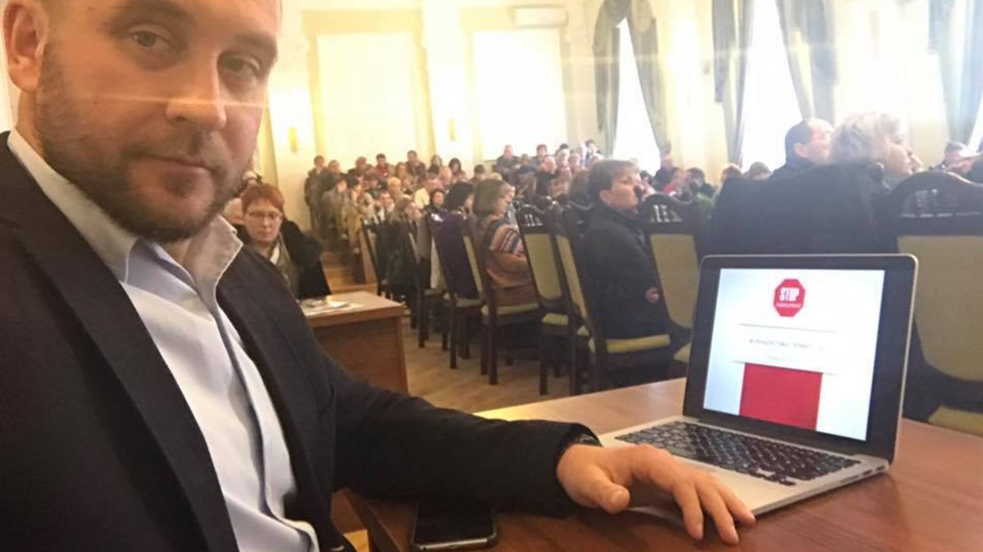Координатор 'СтопКору' поділився з медійниками принципами роботи журналістики прямої дії