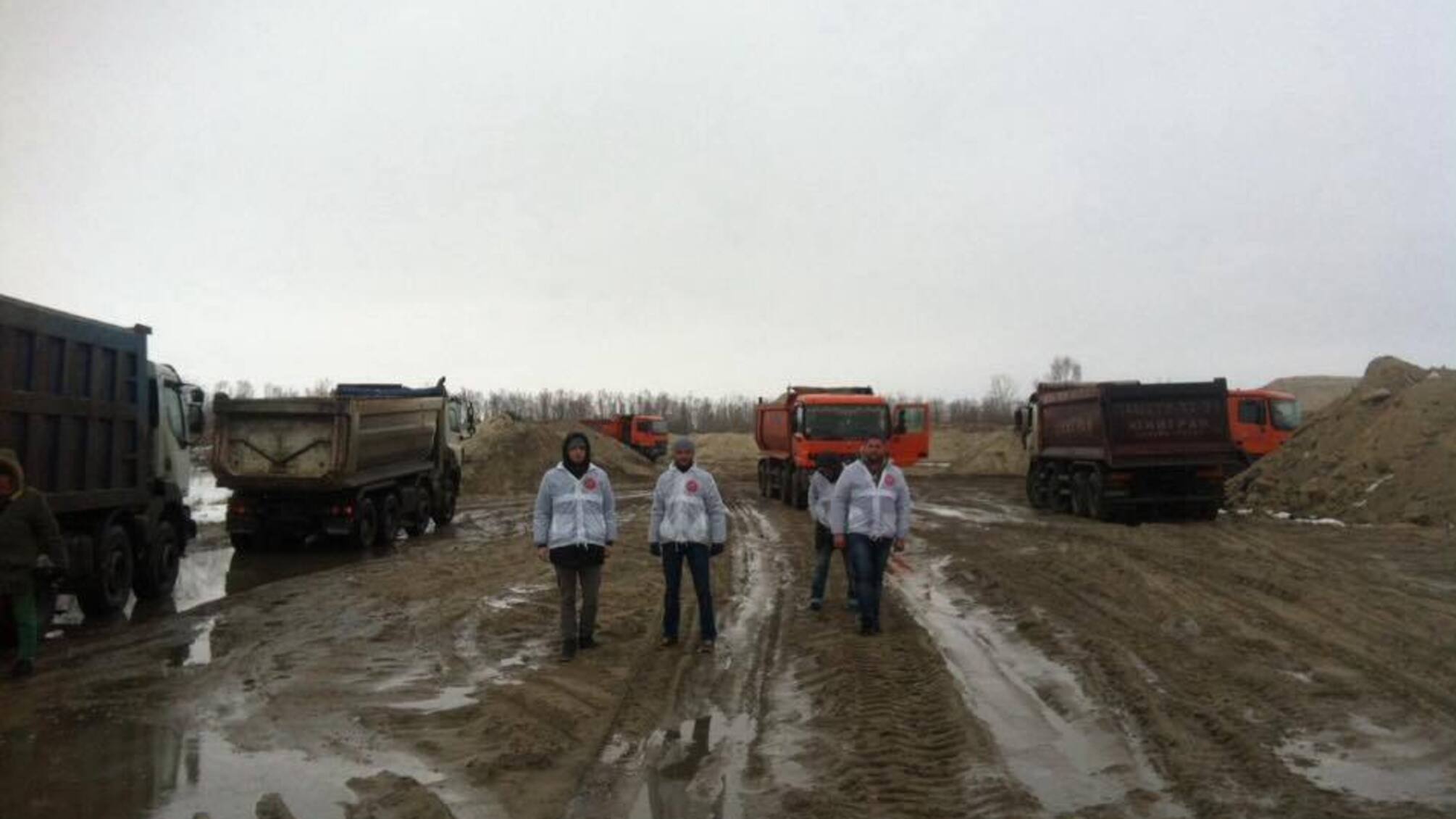 'СтопКор' провів контрольне зважування ваговозів на піщаній точці на Київщині