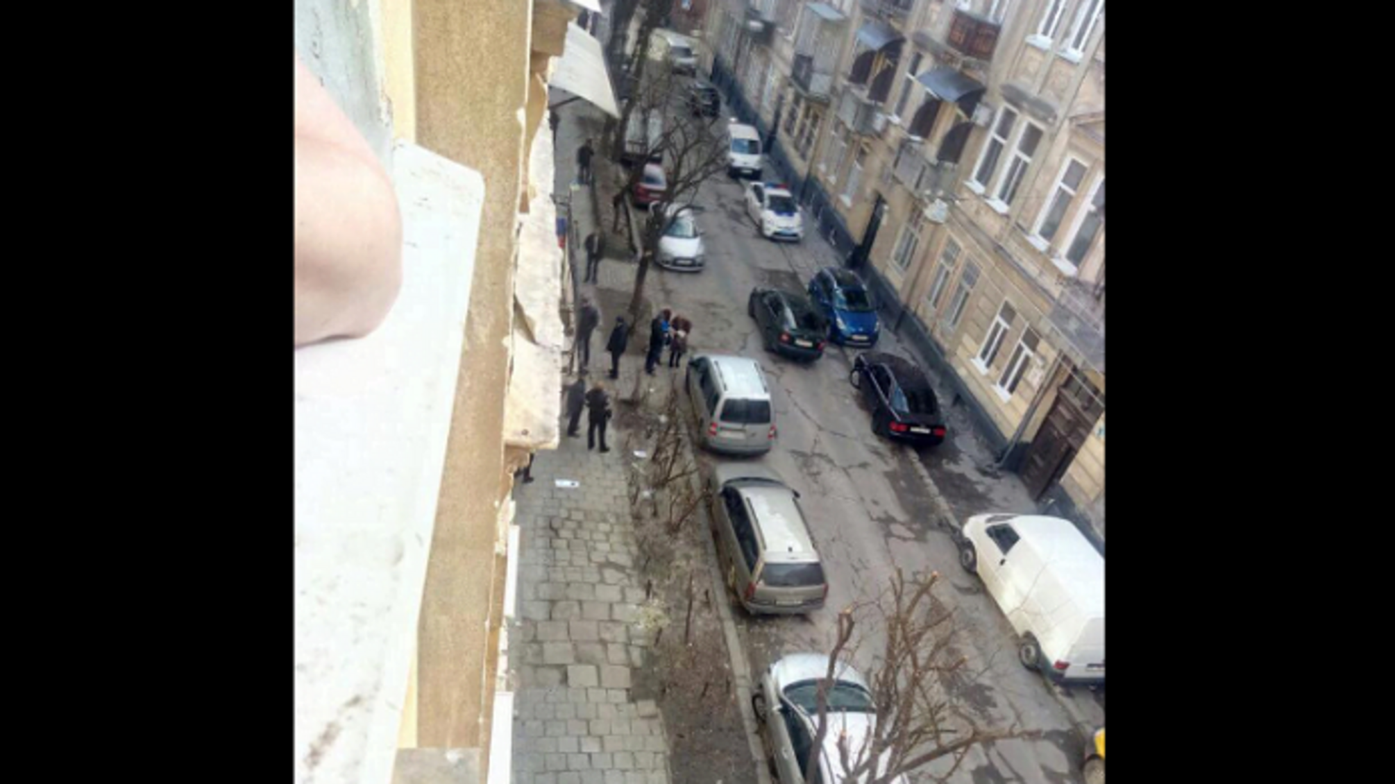 У Львові невідомий обстріляв автомобіль і вчинив самогубство